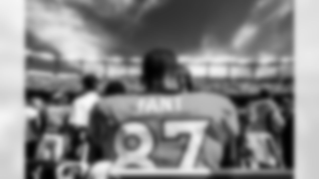 Noah Fant during the Broncos' Week 3 game against the New York Jets at Empower Field at Mile High in Denver, Colorado on September 26, 2021. (Photo by Sam Weaver)