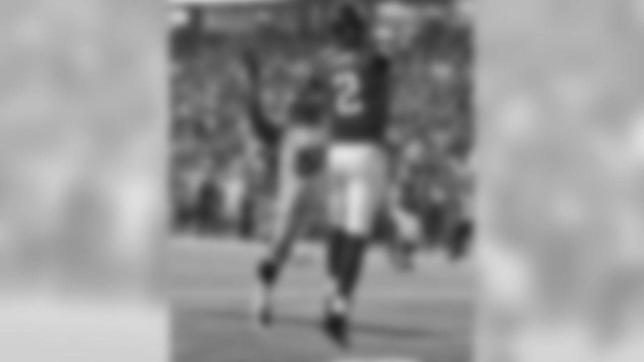 LB Joe Mays rushes the passer during second half action against the Atlanta Falcons.