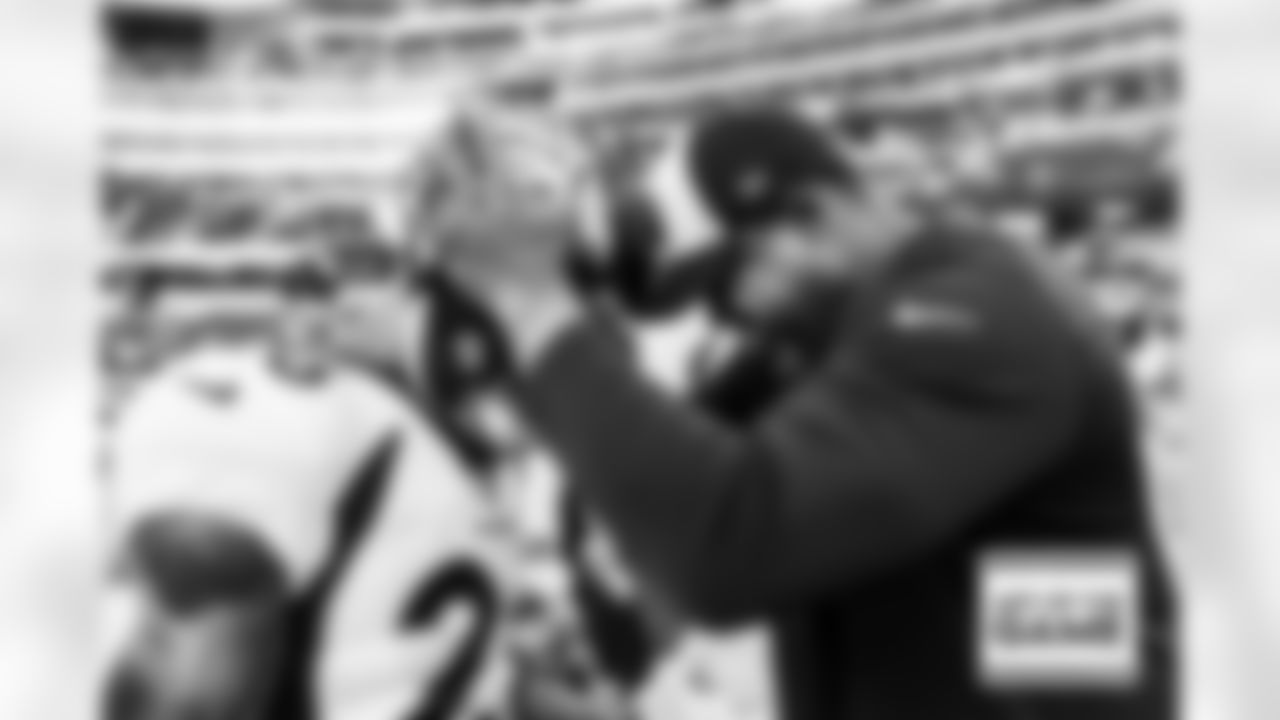 Running Backs Coach Tyrone Wheatley and Mike Boone during pregame warmups before the Denver Broncos' Week 6 game against the Los Angeles Chargers at SoFi Stadium in Inglewood, California on October 17, 2022. (Photo by Ben Swanson)
