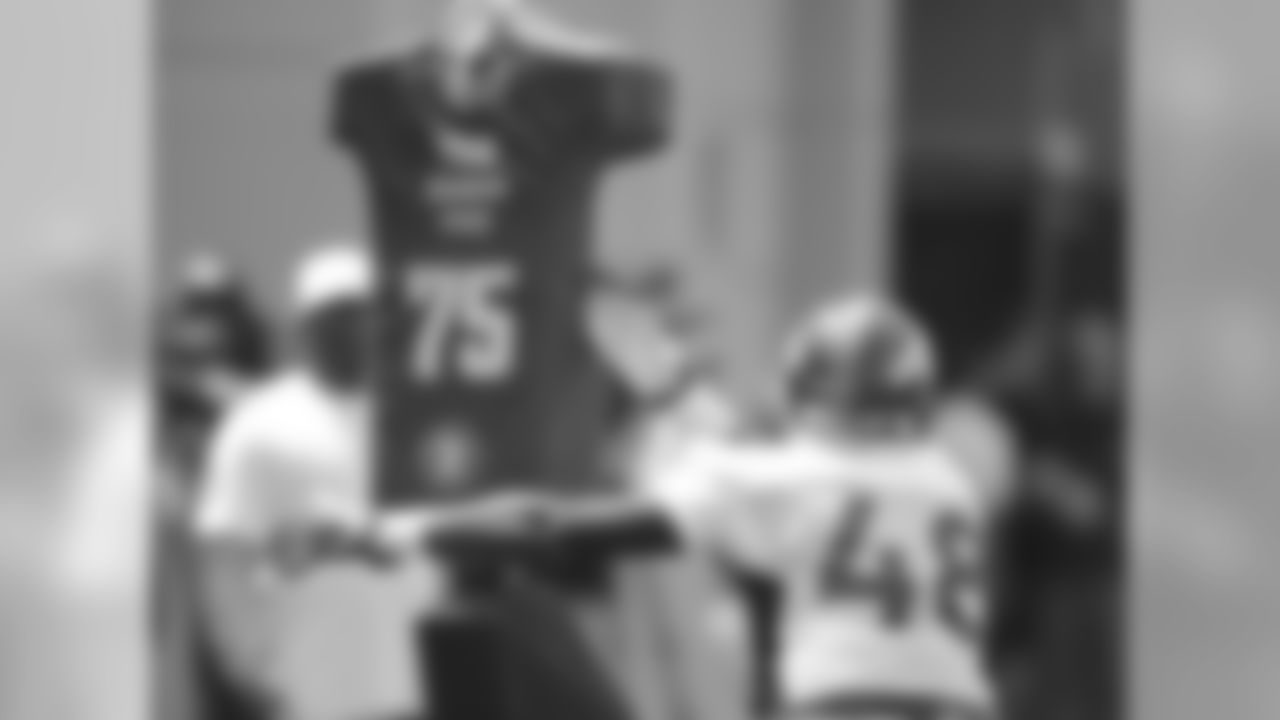 LB Shaquil Barrett