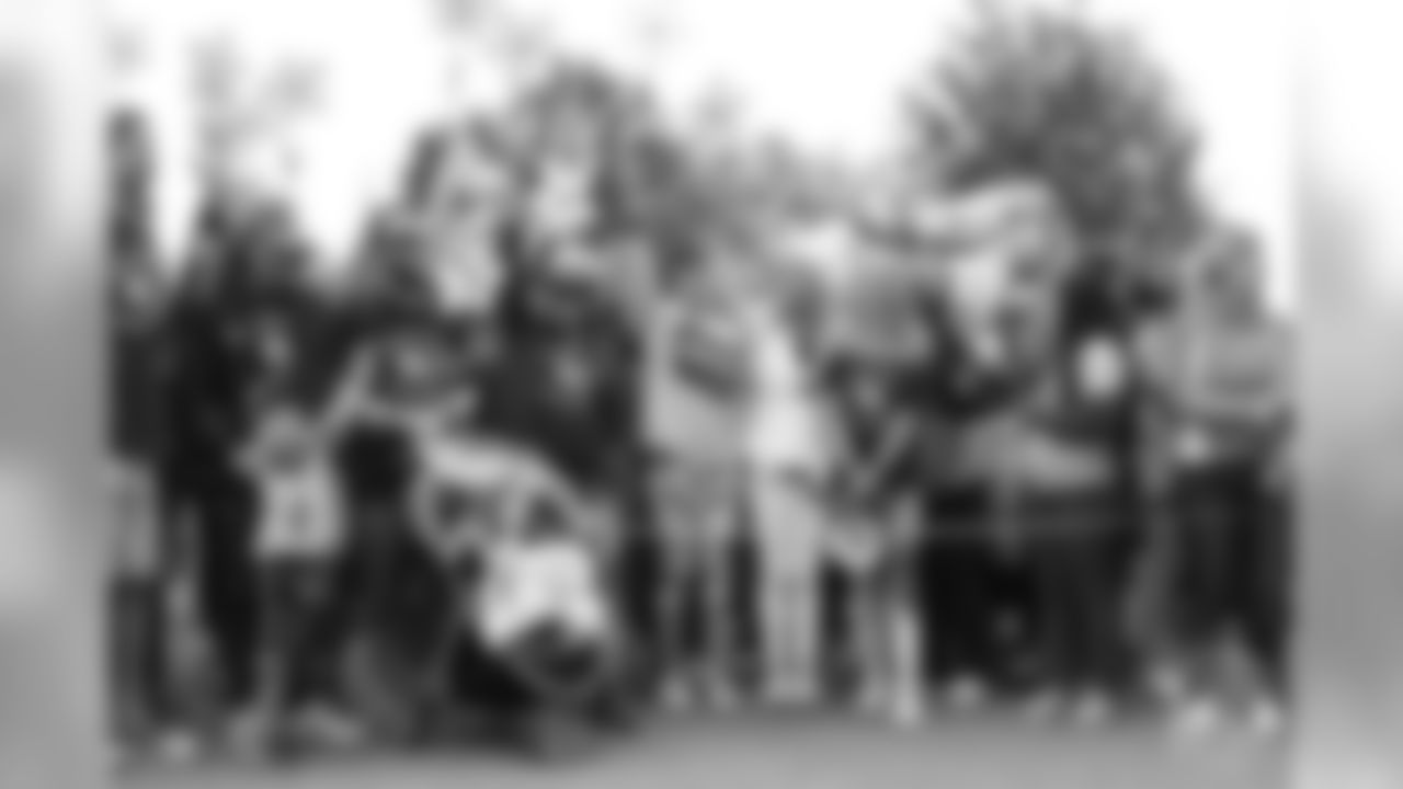 Annabel Bowlen and the Bowlen family at the 2017 Walk to End Alzheimer's on Sept. 16, 2017.