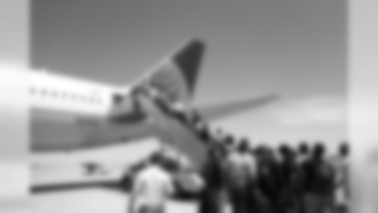 Players board the plane at Signature Flight in Denver, Colorado, July 31, 2019.
Photo by Gabriel Christus