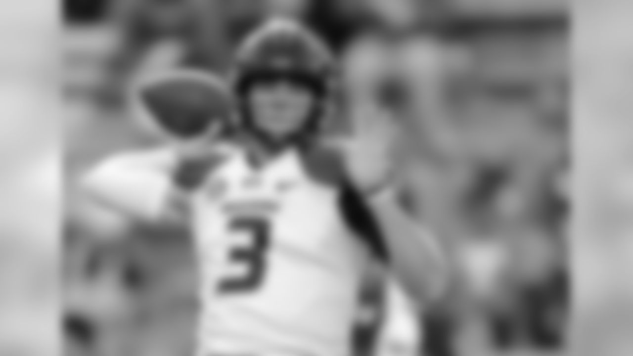 Missouri quarterback Drew Lock (3) warms up before an NCAA college football game against Tennessee, Saturday, Nov. 19, 2016, in Knoxville, Tenn. (AP Photo/Wade Payne)