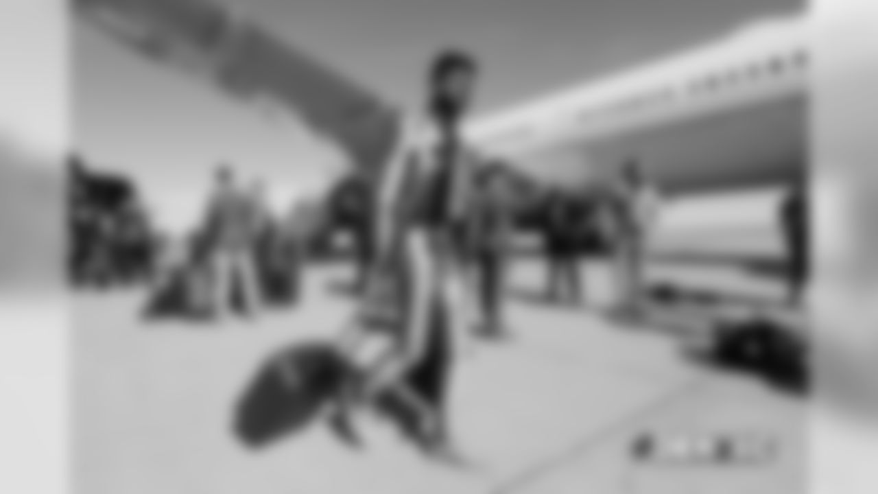 Emmanuel SandersÊwalks on the tarmac to the plane before the flight during the team's travel for their Week 8 game against the Kansas City Chiefs on October 27, 2018.
