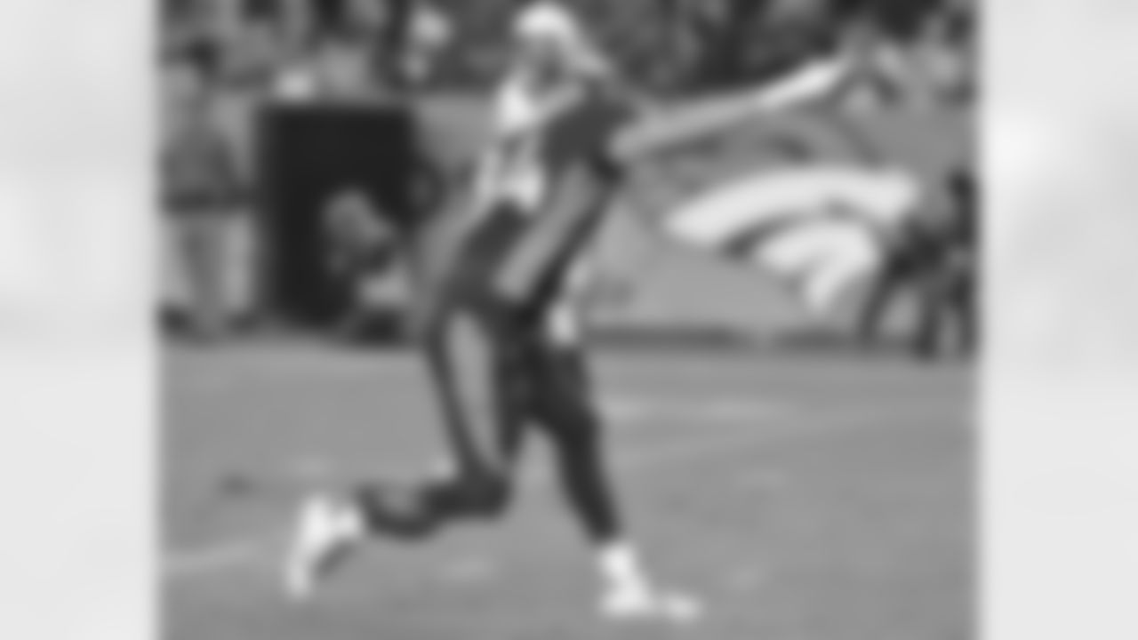 TE Jacob Tamme celebrates a first-down reception.
