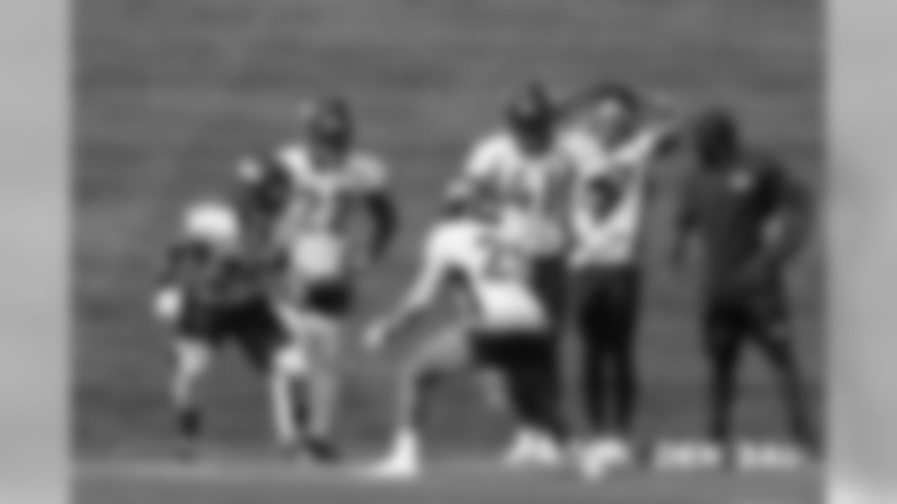 Bradley Roby, Chris Harris Jr. and the defensive backs during practice at UCHealth Training Center in Centennial, CO, September 19, 2018.
Photo by Gabriel Christus