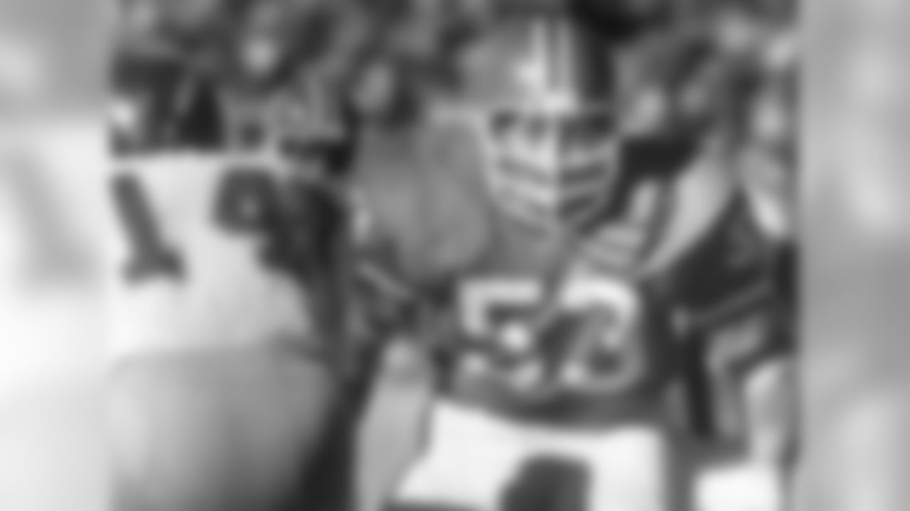 Randy Gradishar waits for the snap.