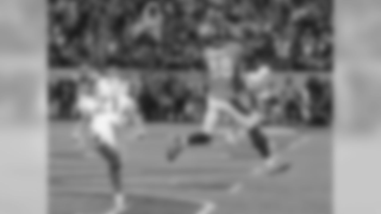 Early in the fourth quarter, Demaryius Thomas brought the Broncos within a field goal with his third touchdown of the game.