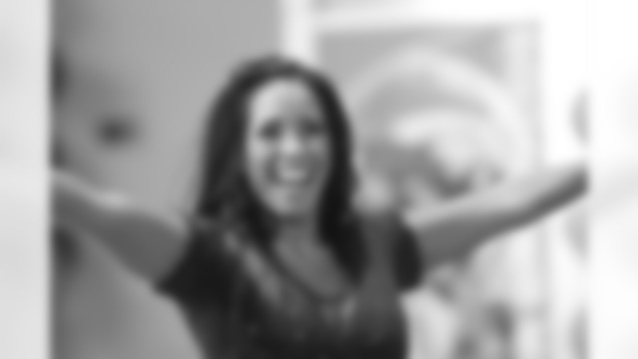 Makeup Artist for Vision Photography, 14 years dance training, 8 years competitive dance
