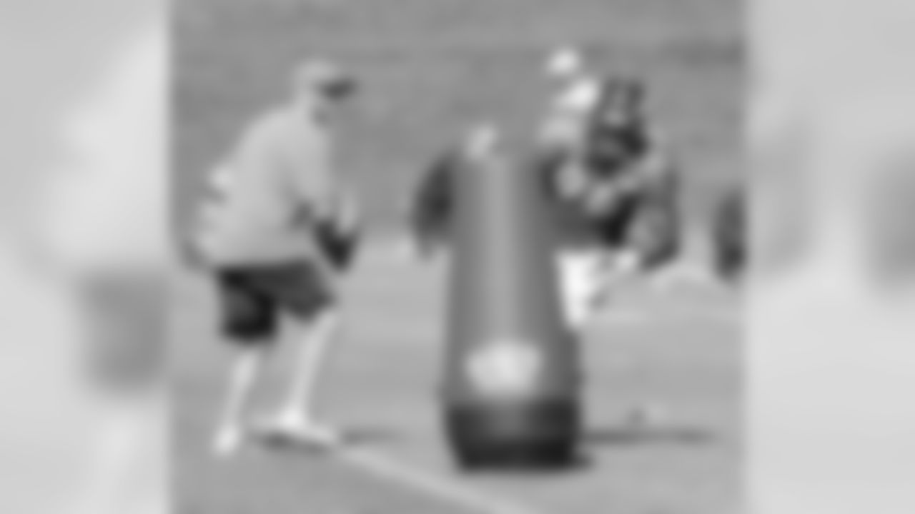 DE DeMarcus Ware