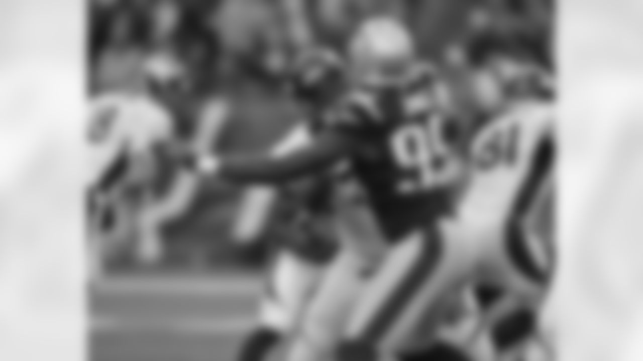 T Orlando Franklin throws a block during first-half action against the New England Patriots.