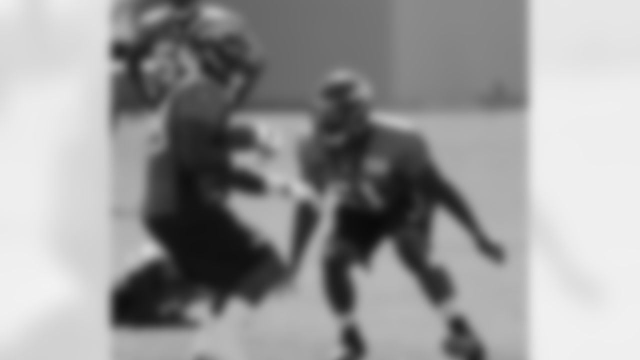LB Joe Mays works on tackling technique.