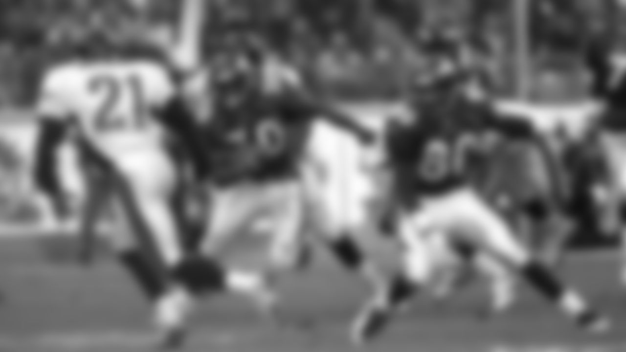 Terrell Davis looks for room to run during the Broncos' 42-17 win over the Jacksonville Jaguars in the Wild Card round of the 1997 playoffs on December 27, 1997 at Mile High Stadium.