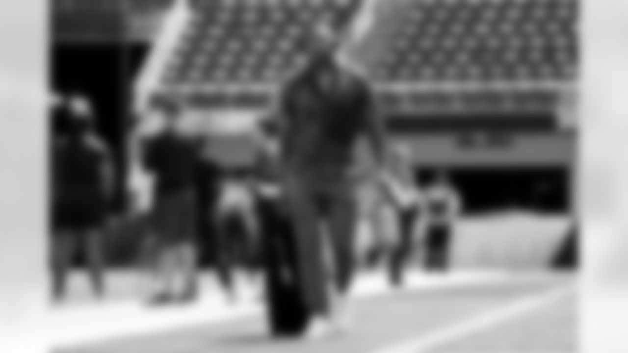 Malik Reed before the Broncos' preseason Week 1 game against the Minnesota Vikings at U.S. Bank Stadium in Minneapolis, Minnesota on August 14, 2021. (Photo by Gabriel Christus)