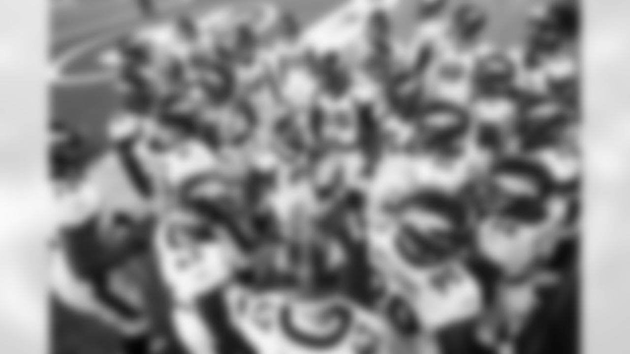 Diontae Spencer leads the huddle during the NFL game against the New York Jets at MetLife Stadium in East Rutherford, New Jersey, October 01, 2020.
Photo by Gabriel Christus