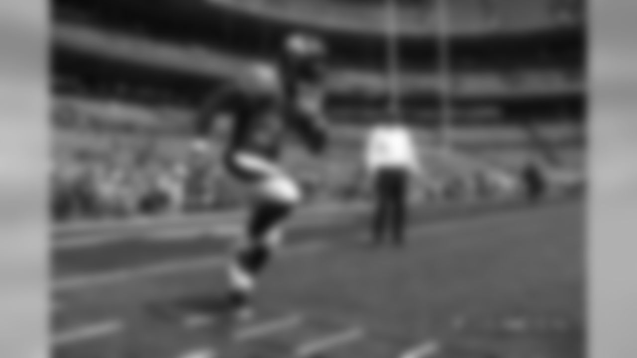 Royce Freeman during pregame warmups before the Broncos' game against the Oakland Raiders at Broncos Stadium at Mile High in Denver, Colorado, September 16, 2018.
Photo by Gabriel Christus