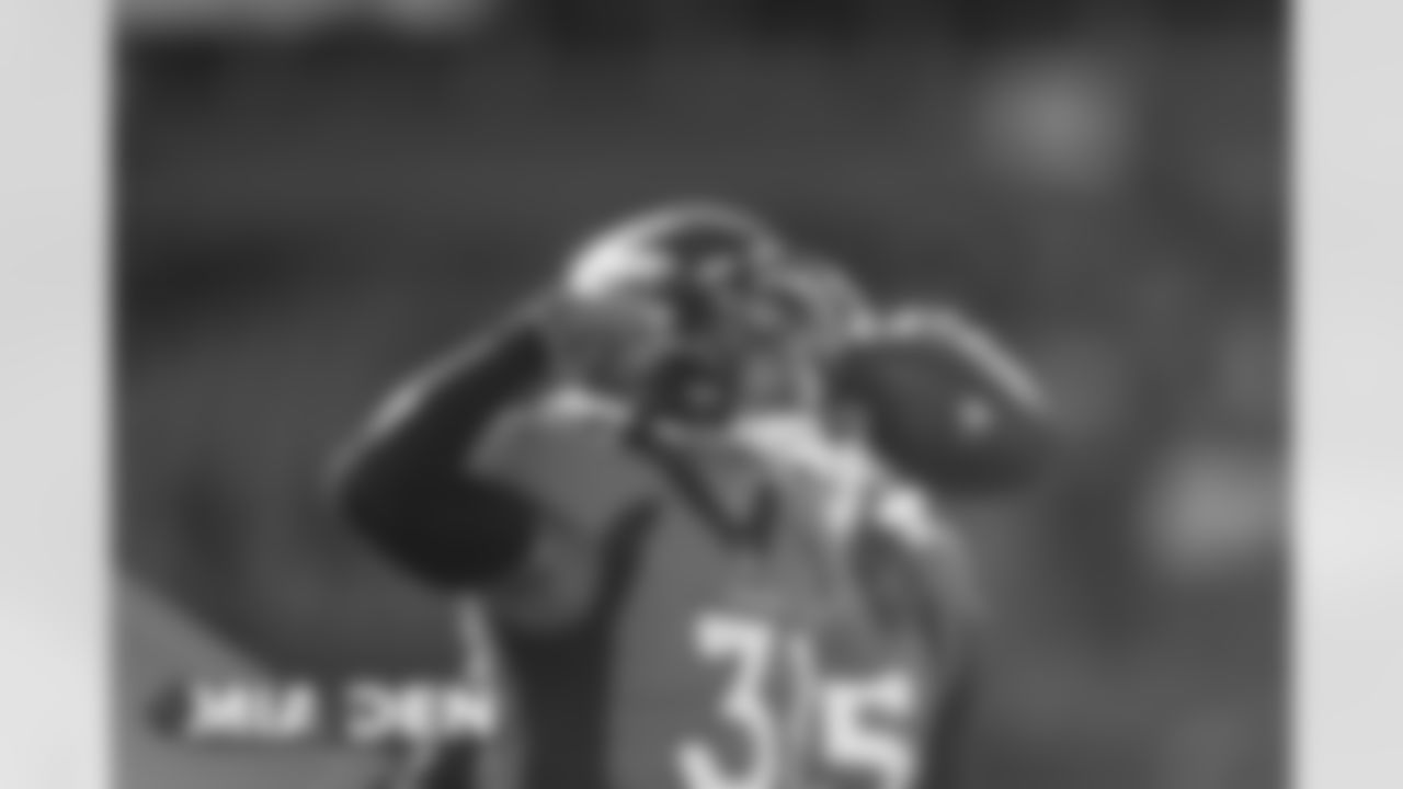 Justin Simmons during the NFL game against the Miami Dolphins at Empower Field at Mile High in Denver, Colorado, November 22, 2020.
Photo by Gabriel Christus