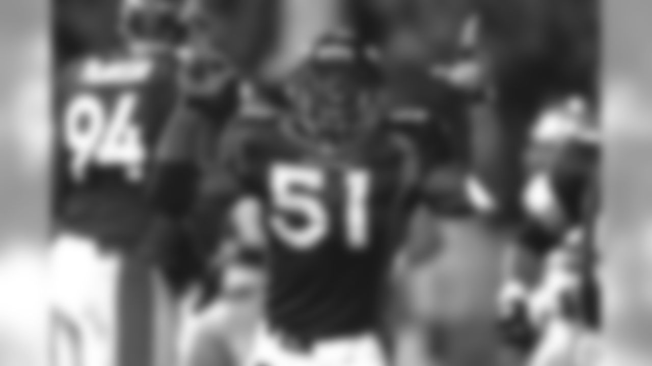 John Mobley
Drafted: 1996 NFL Draft - first round, 15th overall. All-Pros: 1997. Years with Broncos: 1996-2003. Broncos career stats: 105 games, 485 total tackles, 10.5 sacks, five interceptions, one interception for a touchdown, five forced fumbles, seven fumble recoveries.