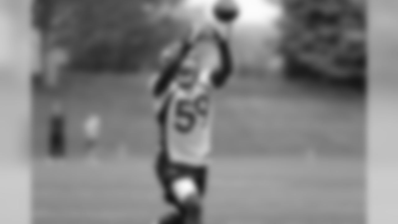 LB Danny Trevathan makes a catch.