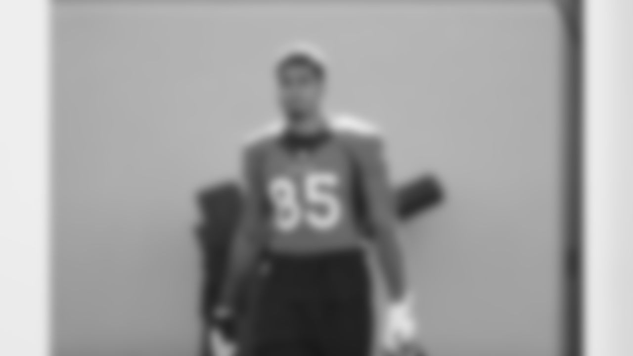 Albert Okwuegbunam at the Broncos' OTA practice.