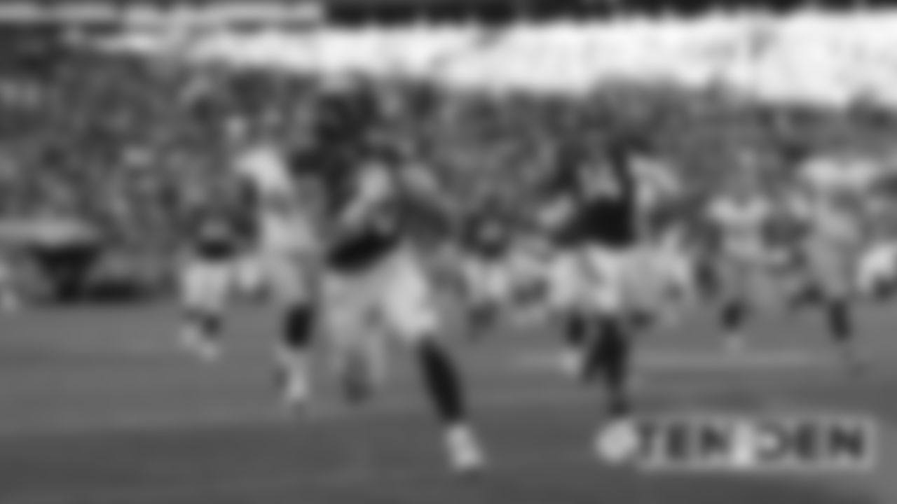 Photos of game action of the Broncos' game against the Tennessee Titans at Empower Field at Mile High on October 13, 2019. (Photo by Gabriel Christus)