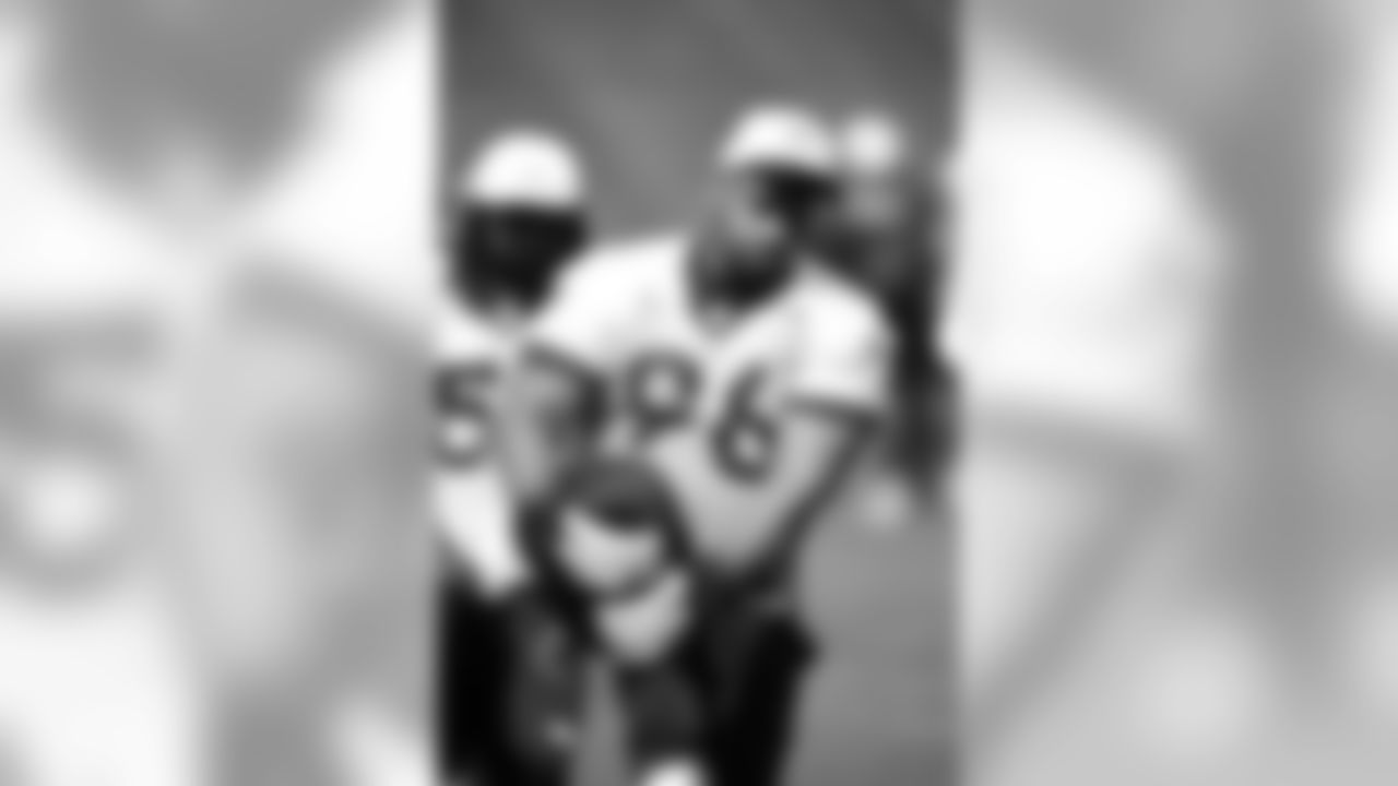 defensive end Vance Walker (96)