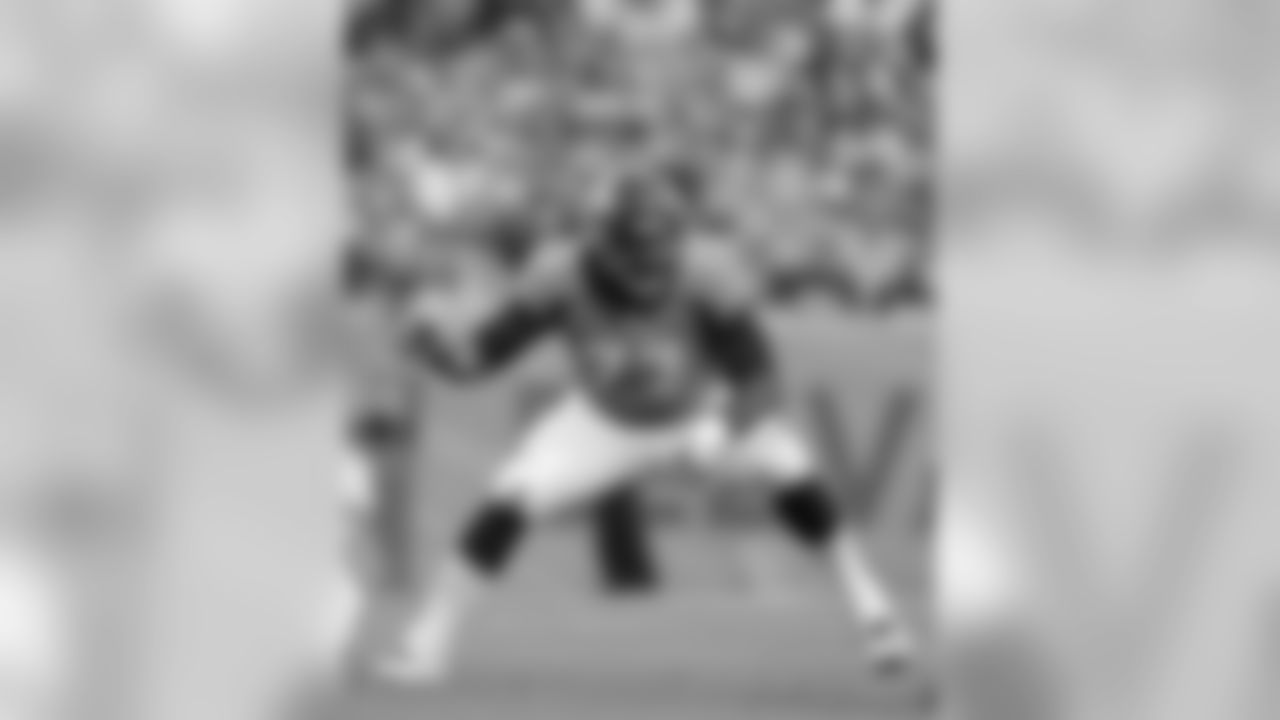 Tackle Russell Okung (73)