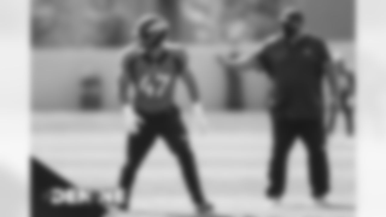 Josey Jewell and Reggie Herring during practice at UCHealth Training Center in Centennial, Colorado, October 15, 2020.
Photo by Gabriel Christus