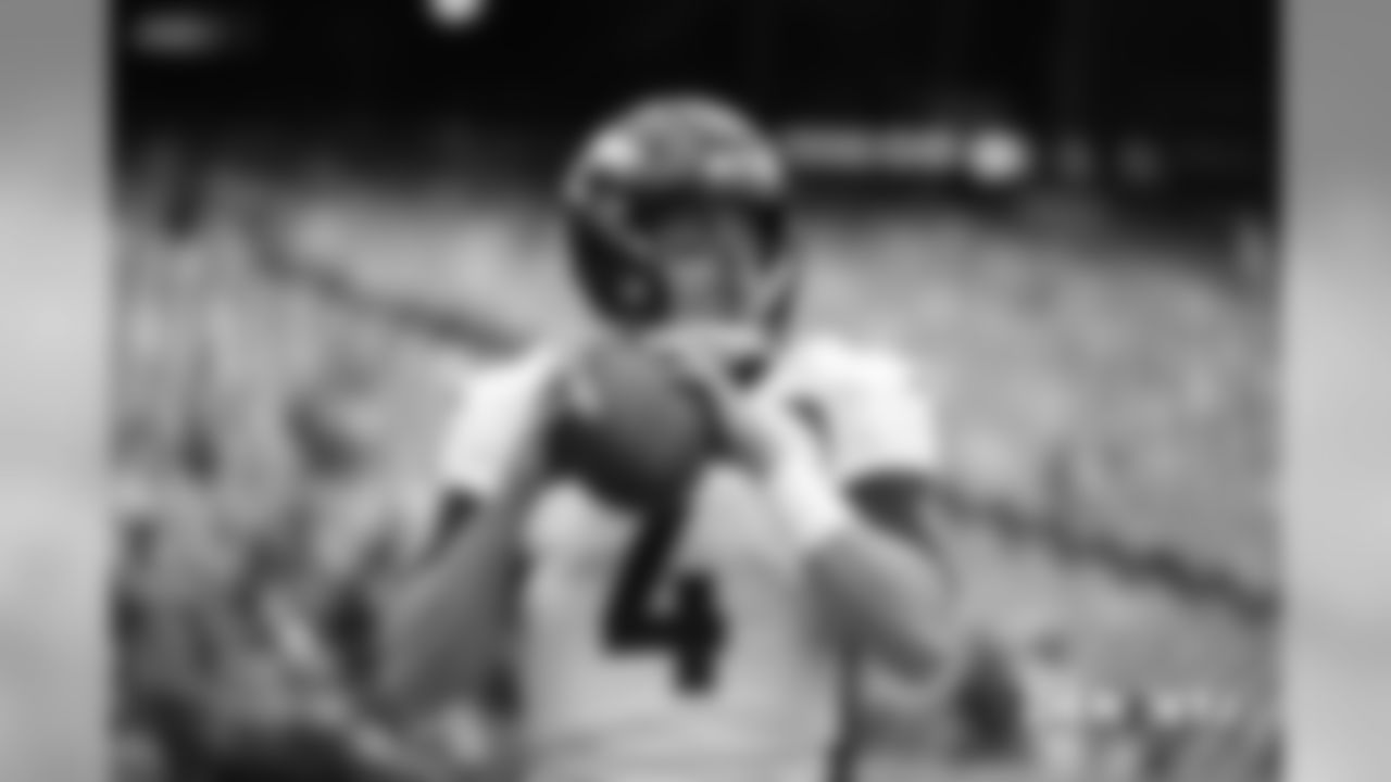 Case Keenum warms up before the NFL game against the New York Jets at MetLife Stadium in East Rutherford, New Jersey, October 07, 2018.
Photo by Gabriel Christus