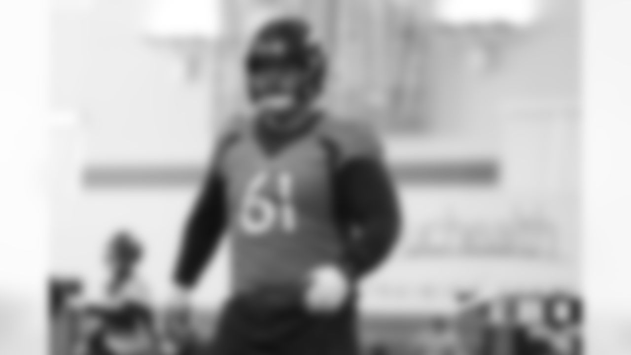 Graham Glasgow during practice on Wednesday, December 14, 2022 at UCHealth Training Center in Englewood, Colorado.
Photo by Gabriel Christus/Denver Broncos