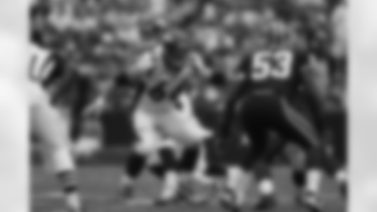 A center for the Broncos for 14 seasons (1994-2008), Tom Nalen made five Pro Bowls and was a member of the team's back-to-back Super Bowl championship teams.