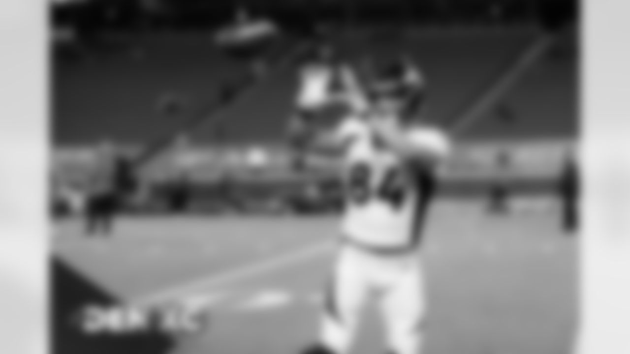 Troy Fumagalli before the Broncos' Week 13 game against the Kansas City Chiefs at Arrowhead Stadium in Kansas City, Missouri. (Photo by Gabriel Christus)