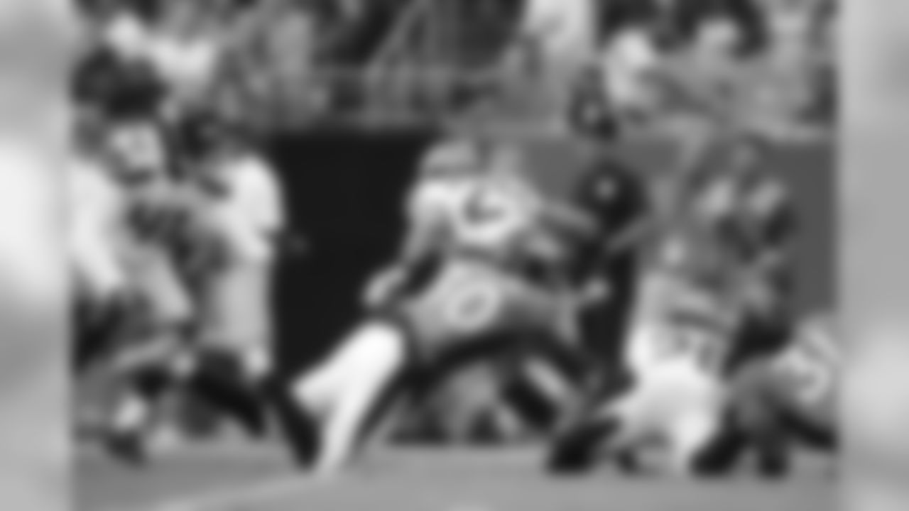 S Earl Thomas and S David Bruton