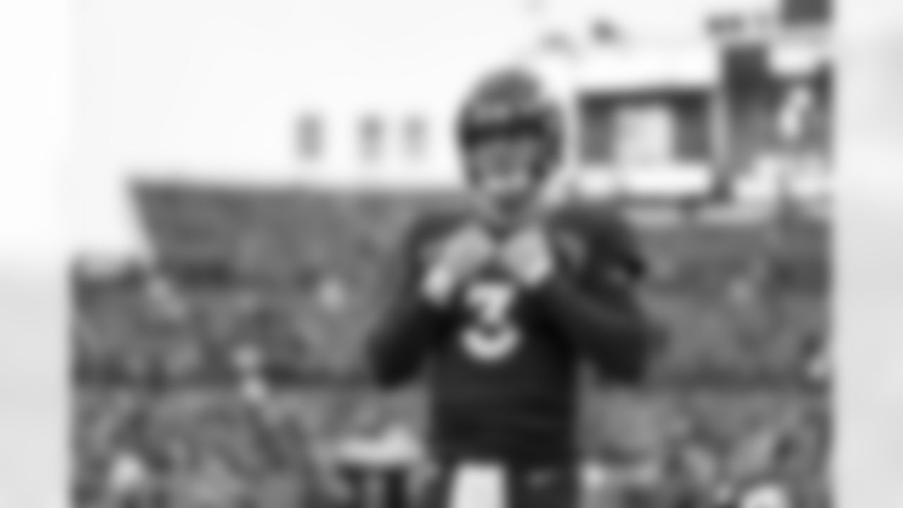 before the Broncos' Week 18 game against the Kansas City Chiefs at Empower Field at Mile High in Denver, Colorado on January 8, 2022. (Photo by Gabriel Christus)