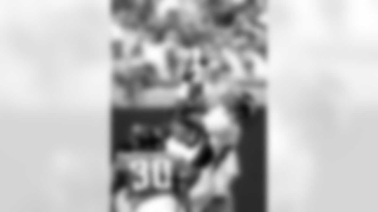 In a tough defensive battle, the Jaguars won despite having just eight first downs. Three came on the game's lone touchdown drive, which began at the Denver 32 after a 50-yard punt return. Though Jason Elam connected on two field goals, he missed a 51-yard go-ahead try in the third quarter. On the Broncos' final drive of the game, Jake Plummer drove the Broncos to the Jacksonville 23, well within field goal range, but on third-and-9, RB Quentin Griffin fumbled an aborted snap and the Jaguars recovered, effectively ending the game.