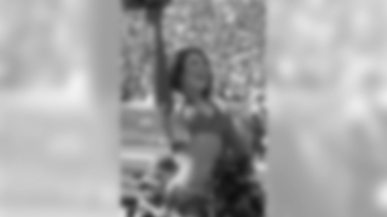171001, Denver Broncos, Oakland Raiders, 2017 DBC, Cheerleaders Jozie