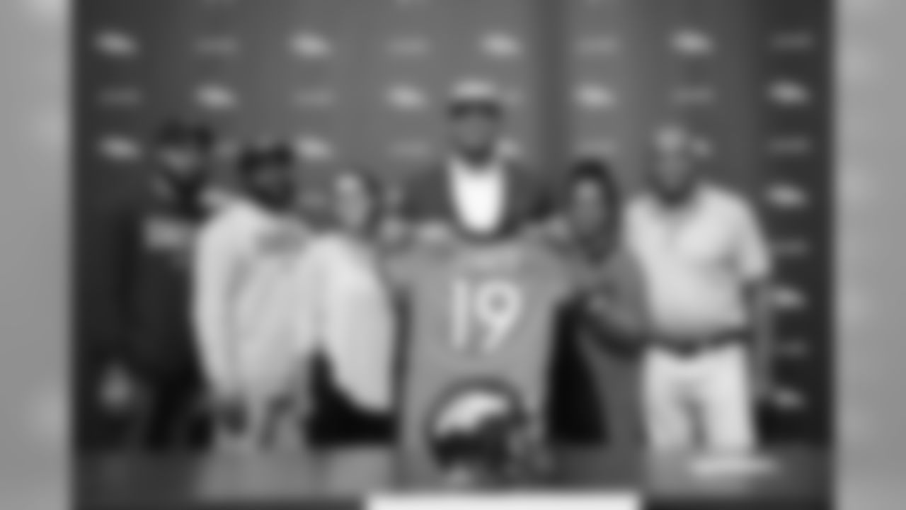 Dre'Mont Jones poses with his family during a press conference at UCHealth Training Center in Centennial, CO, April 27, 2019.
Photo by Gabriel Christus