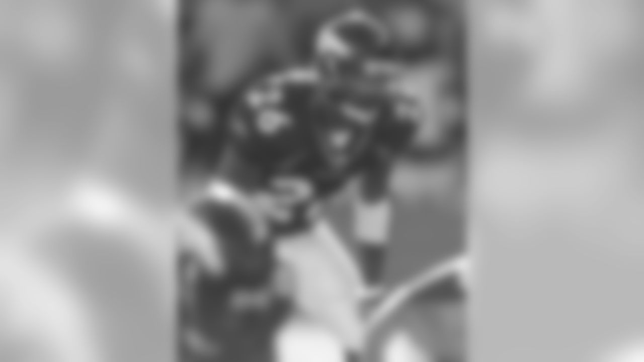 Clinton Portis stands ready at his running back position during a game against the Cleveland Browns at Invesco Field at Mile High in Denver, CO on December 14, 2003.