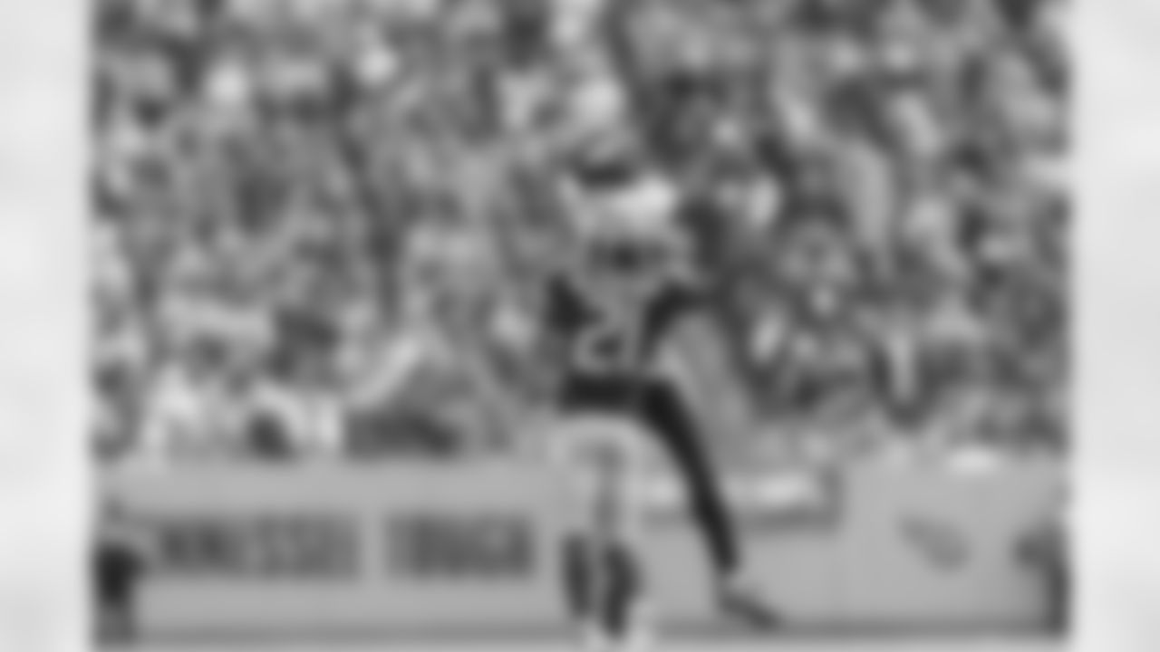 Denver Broncos wide receiver Courtland Sutton (14) catches a pass during the NFL game against the Tennessee Titans on Sunday, November 13, 2022 at Nissan Stadium in Nashville, Tennessee.
Photo by Gabriel Christus / Denver Broncos