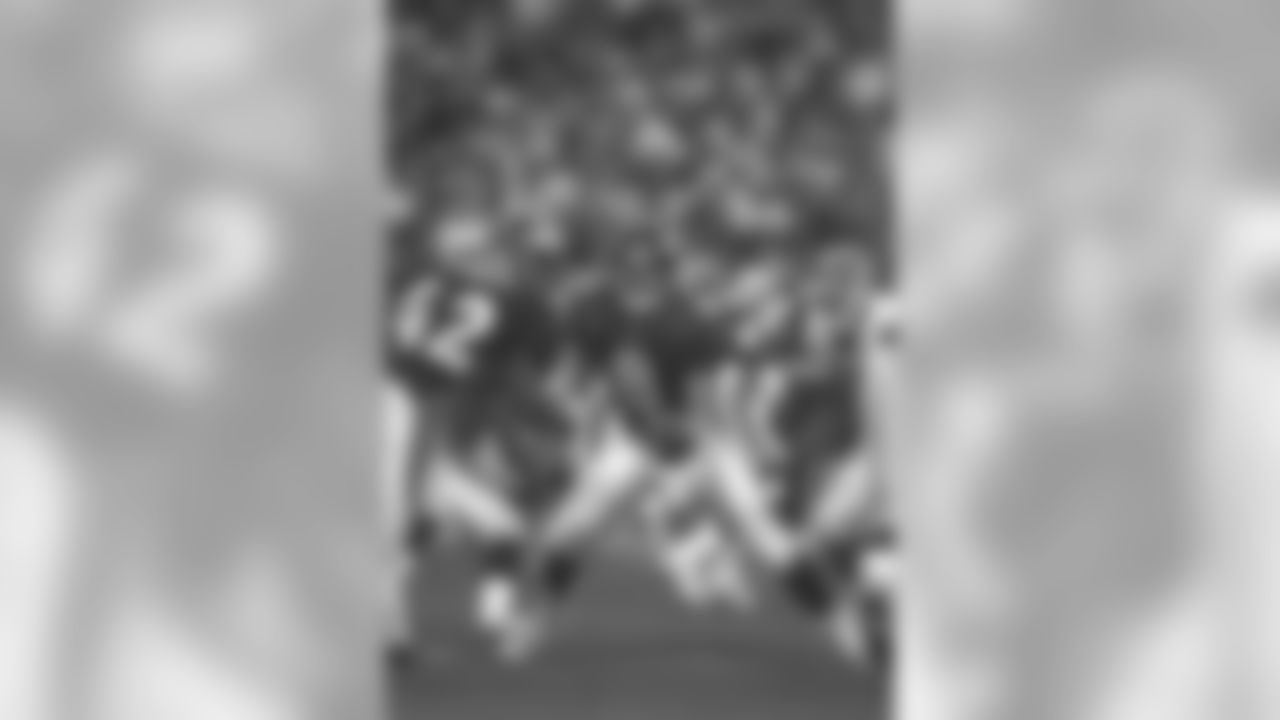Former Broncos QB Jeff Lewis passed away on Saturday.