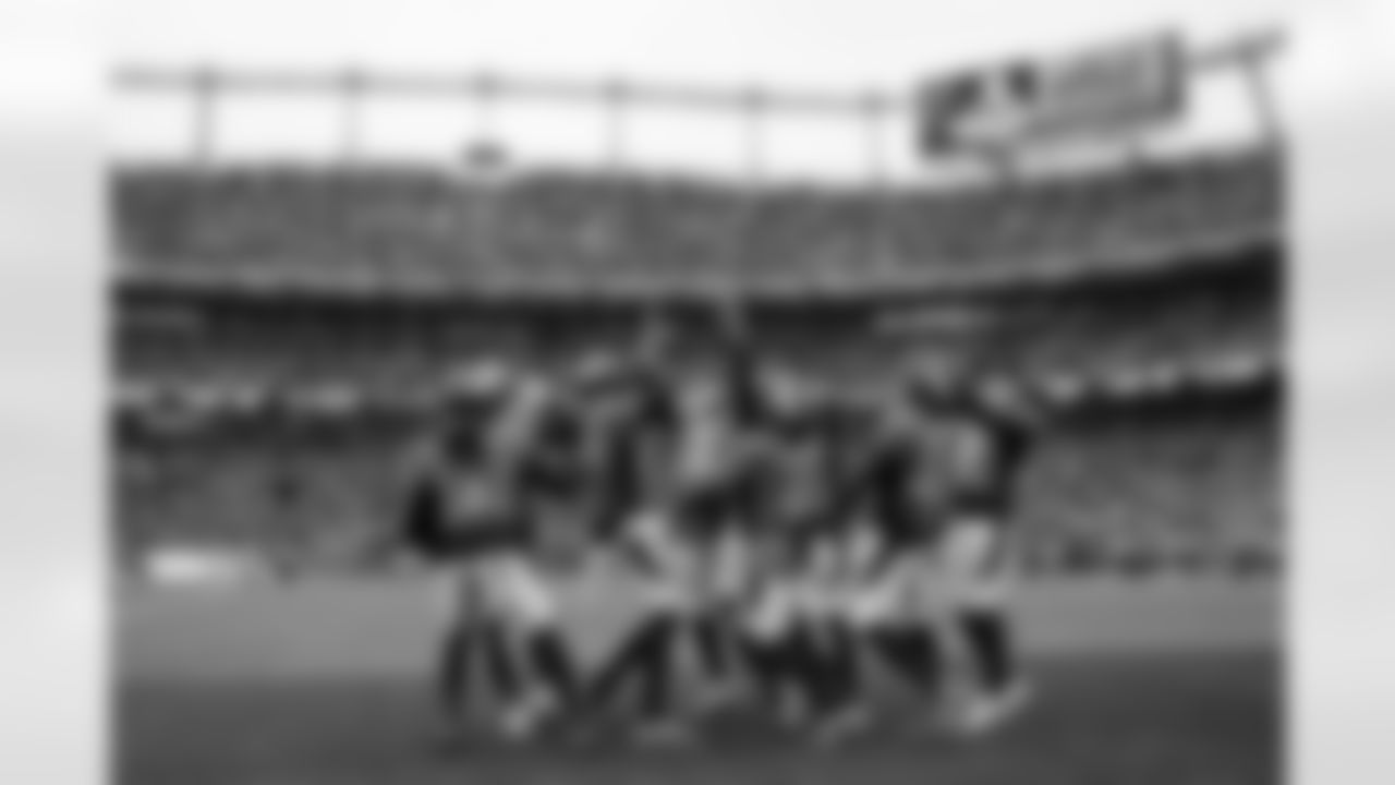 Justin Simmons and teammates during the Broncos' Week 8 game against the Kansas City Chiefs at Empower Field at Mile High in Denver, Colorado on October 29, 2023. Photo by Ben Swanson / Denver Broncos