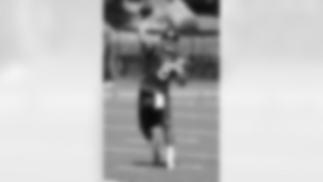 San Diego State QB Ryan Katz throws a pass.