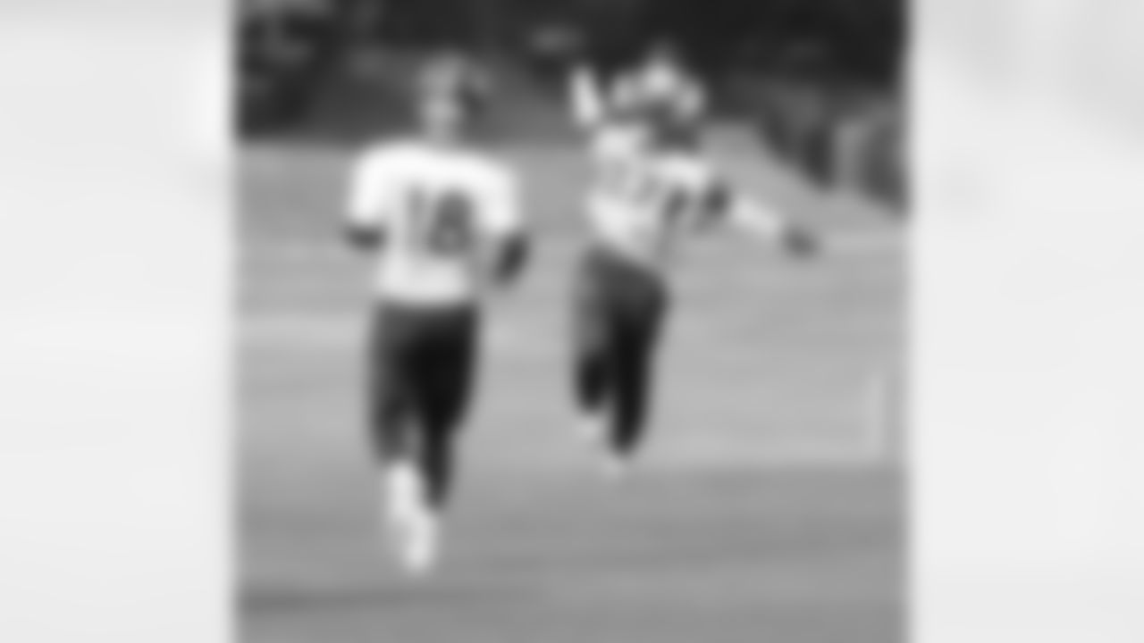 Moreno comes down with a one-handed catch from Manning