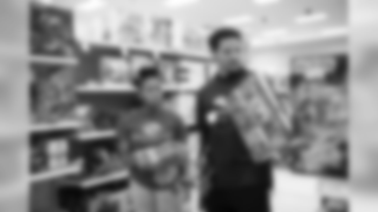 WillParks_GirlsnBoysClub10