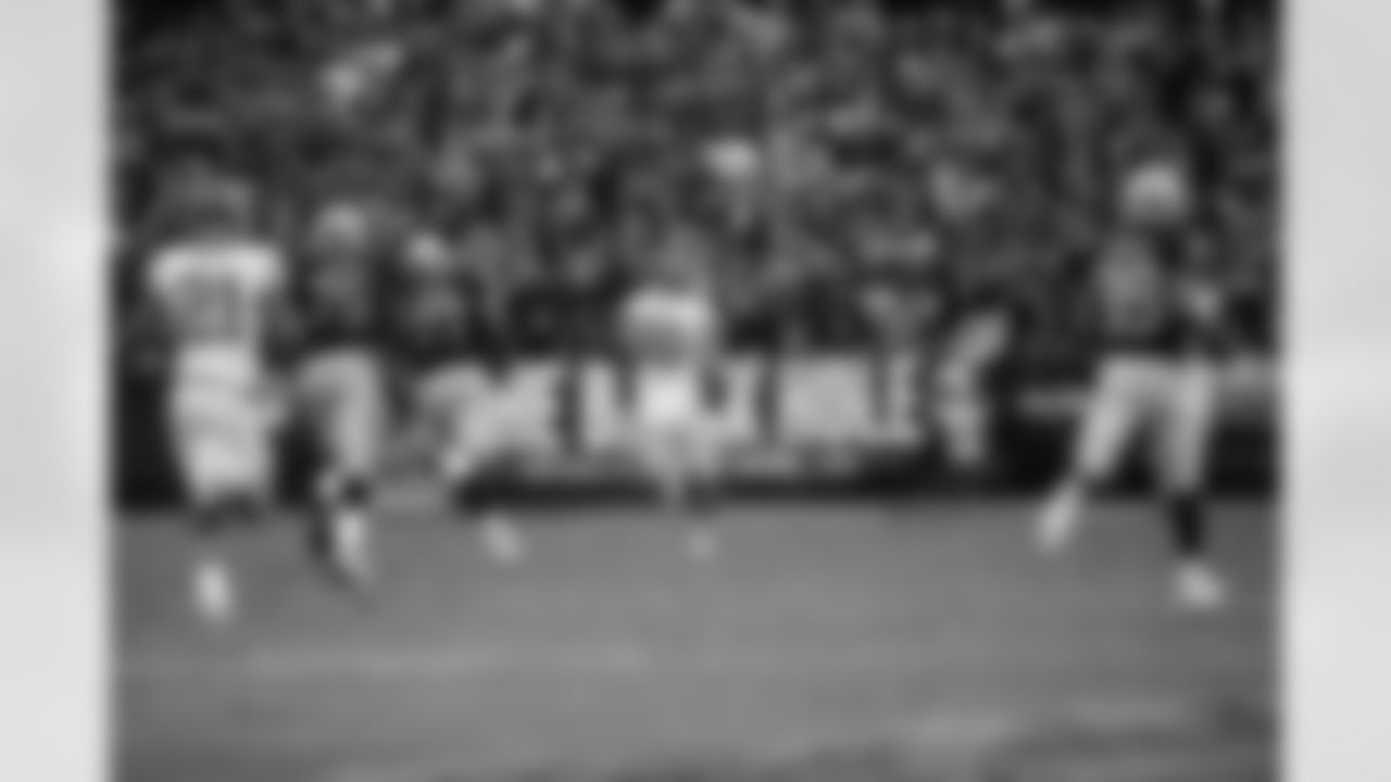 After a third quarter in which the Raiders maintained their small lead, turnovers began to hit the Raiders' side. LB Josh Mauga picked off a Derek Carr pass intended for RB Ray Helu, and he returned it 66 yards to the Oakland 2-yard line.