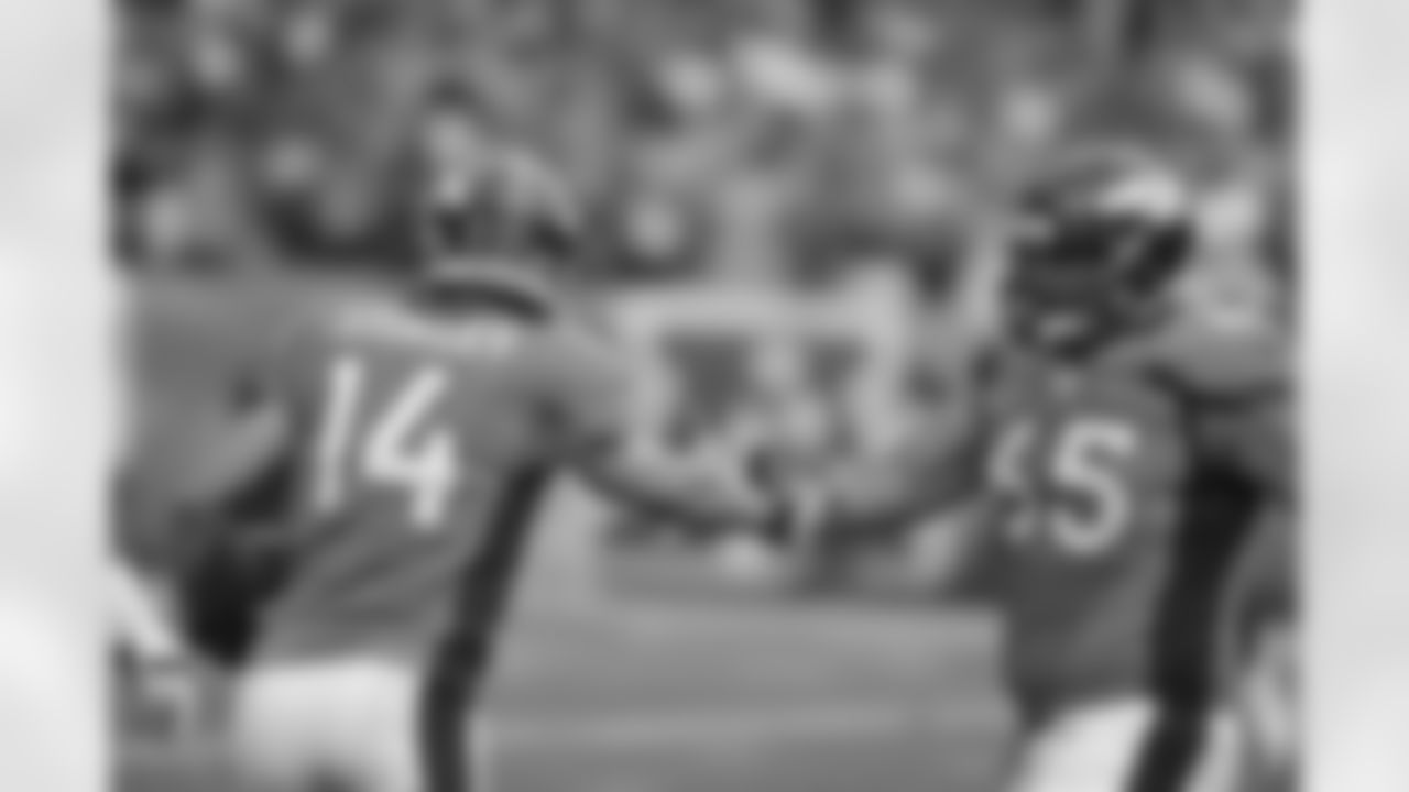Stokley celebrates his touchdown catch with G Manny Ramirez.