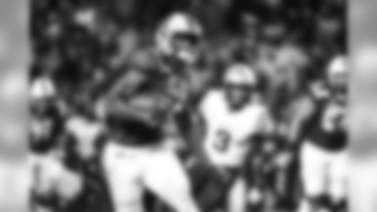 Mocked to Denver in the fourth round by: Walter Football
NFL.com prospect profile: "… Edwards was named second-team All-SEC in 2019 after leading South Carolina with 71 receptions for 816 yards (11.5 per) and six touchdowns in 10 starts (also seven punt returns for 125 yards with a 17.9 average). …" (AP Photo/Sean Rayford)