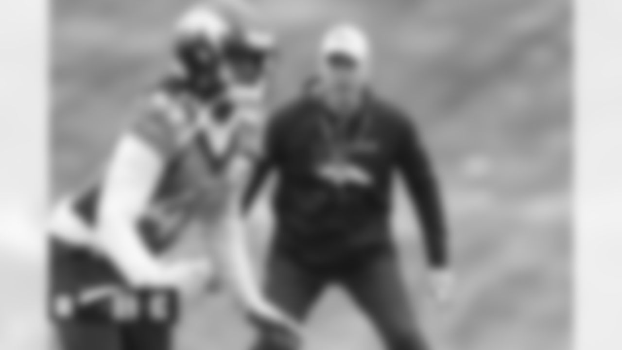 Jerry Rosburg during practice on Wednesday, December 28, 2022 at UCHealth Training Center in Englewood, Colorado.
Photo by Gabriel Christus / Denver Broncos