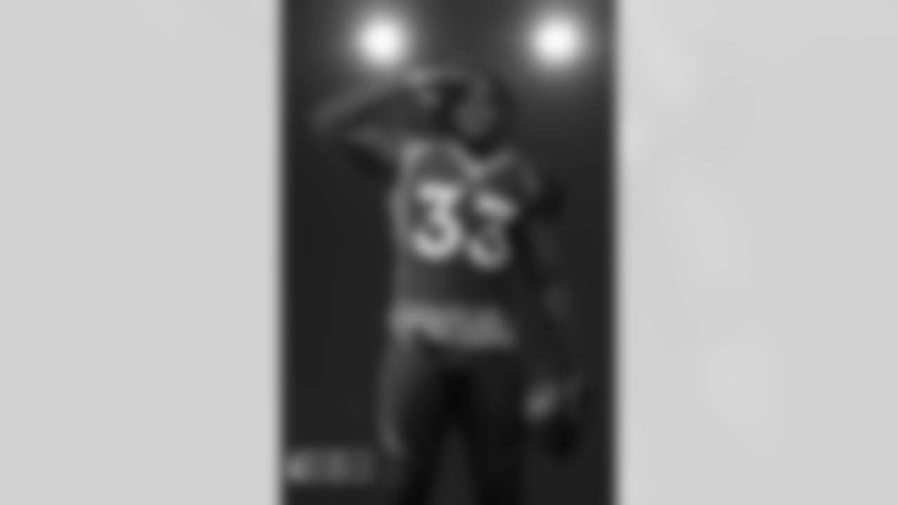 Javonte Williams poses for a portrait in the blue alternate uniforms on Wednesday, September 21, 2022 at UCHealth Training Center in Englewood, Colorado.
Photo by Gabriel Christus/Denver Broncos