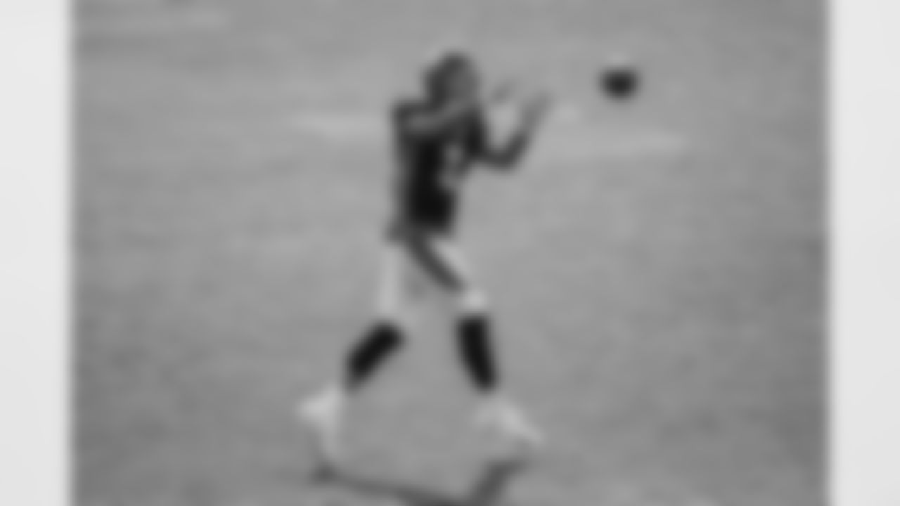 Drew Lock catches a pass on the run during practice on Day 11 of training camp at UCHealth Training Center on August 28, 2020. (Photo by Ben Swanson)
